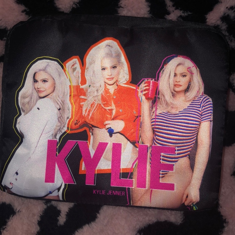 Kylie Cosmetics make up bag